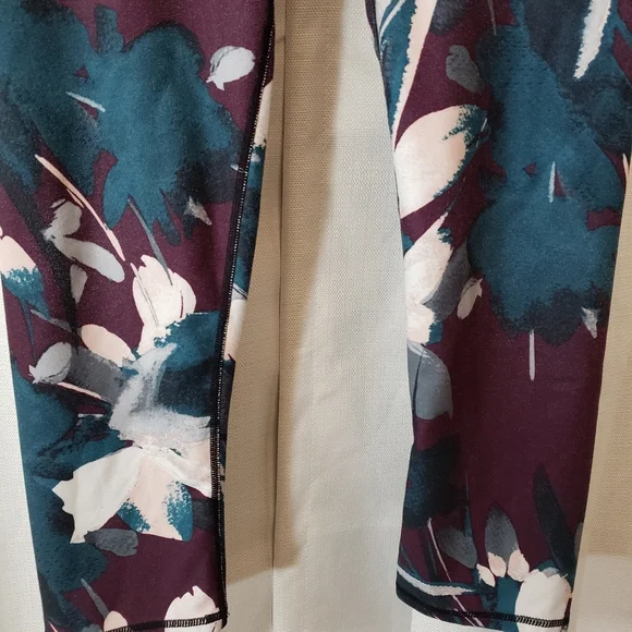 Small Fabletics Purple Teal Floral Cropped Leggings - Picture 3 of 8